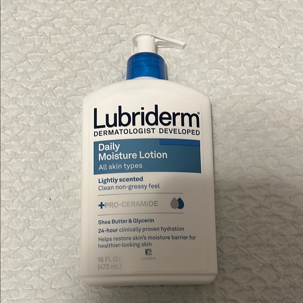 NWT Lubriderm Daily Moisture Lotion